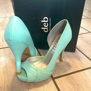 Size 6 mint green heels